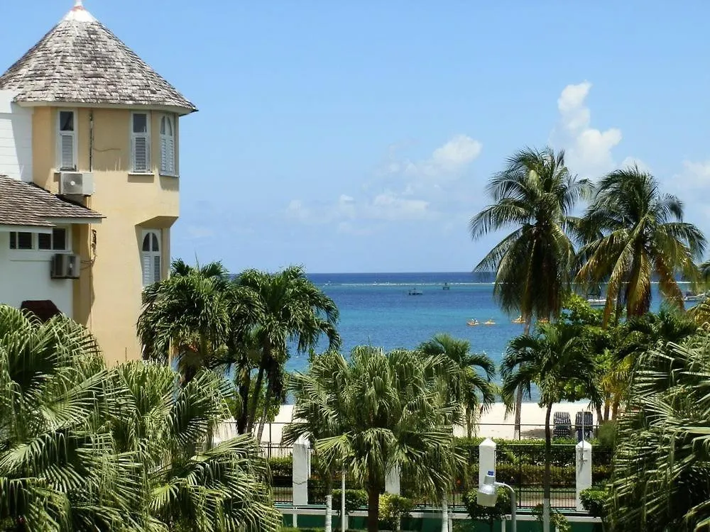 Ocho Rios Beach Apt At Sandcastles アパート オーチョ・リオス