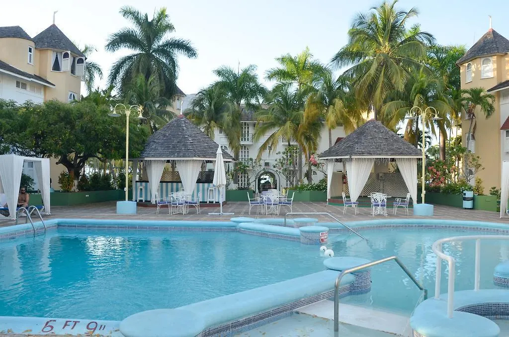 Ocho Rios Beach Apt At Sandcastlesの連絡先