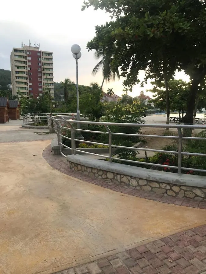 アパート Ocho Rios Beach Apt At Sandcastles