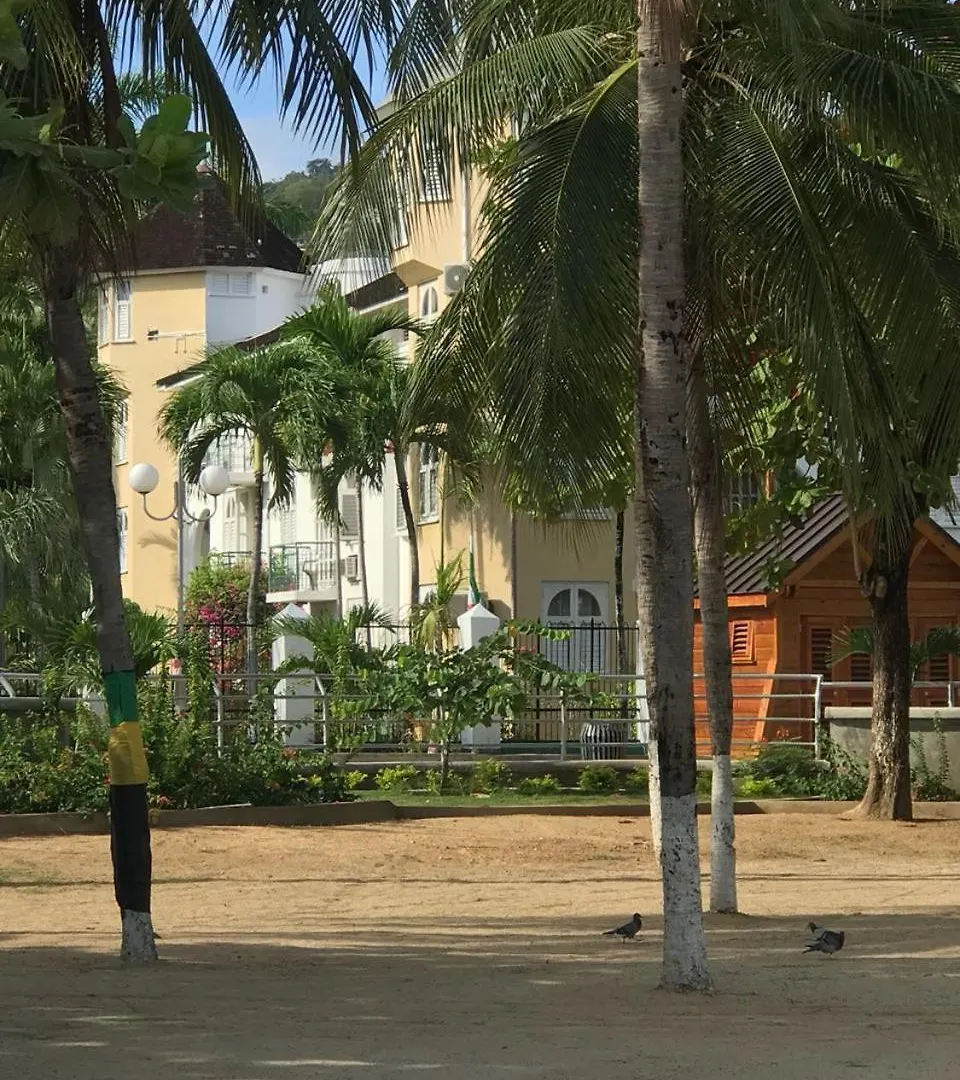 Ocho Rios Beach Apt At Sandcastles アパート